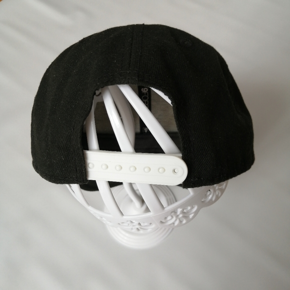 Chicago White Sox 9Forty New Era Black Snapback Cap - Picture 5 of 10
